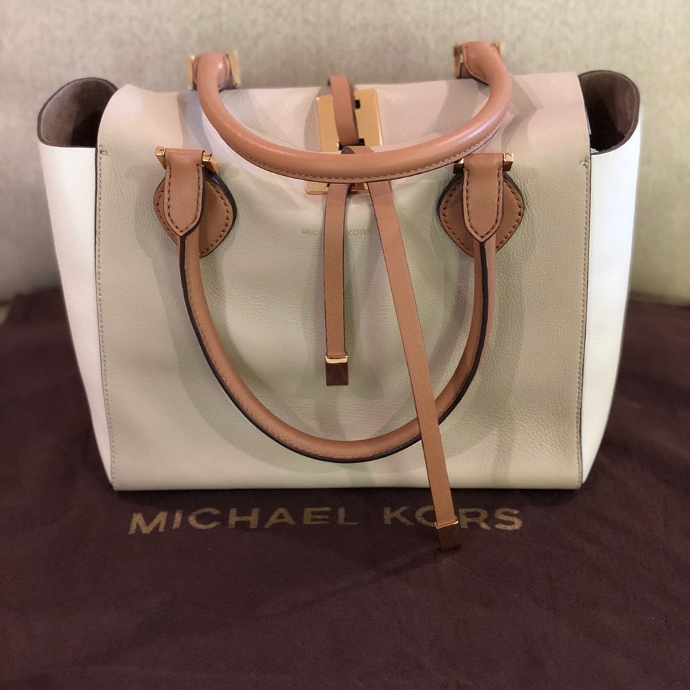 Micheal Kors collection purse